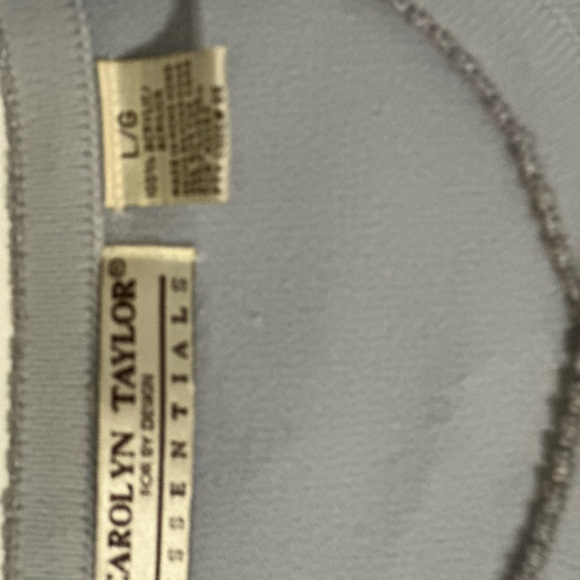 Carolyn Taylor Gray Knit Top - Picture 2 of 4